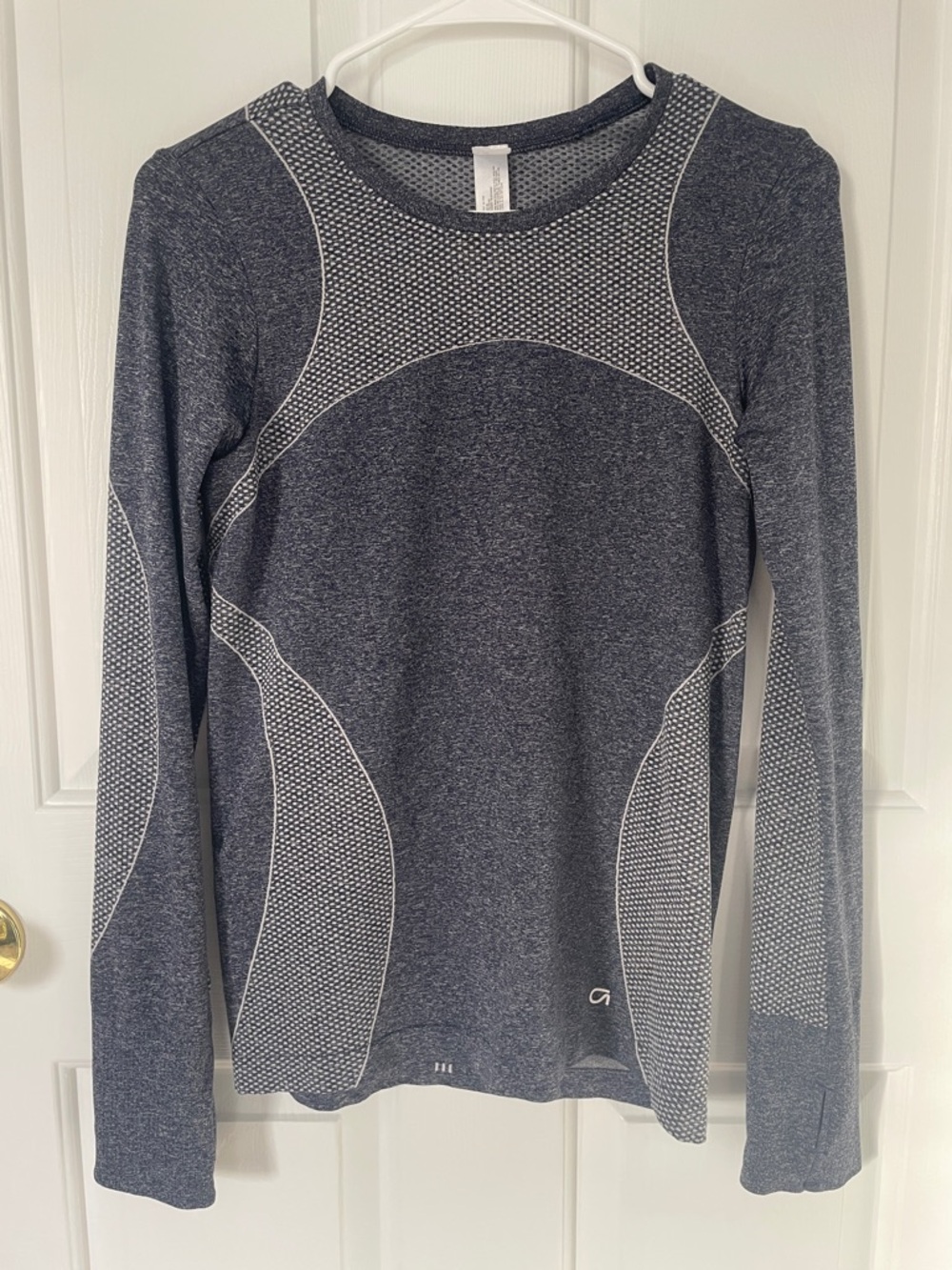 Gap fit Women's Heather blue and grey Long-Sleeve Crew Neck Pullover